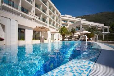 هتل Monte Casa Spa & Wellness