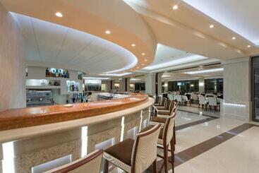 هتل Monte Casa Spa & Wellness