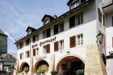 酒店 Murtenhof & Krone