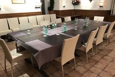 酒店 Murtenhof & Krone