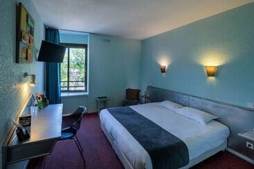 Logis Hotel Noemys Brive   Restaurant Le Teinchurier