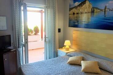 Ortensia - Ponza - Ponza Island