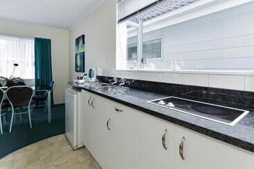 هتل Palm Court Motor Inn