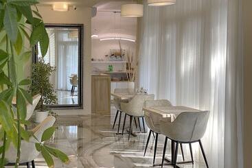 هتل Shangri La Mansion