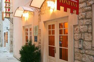 هتل Villa Fontana