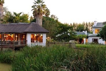 هتل Woodall Country House And Spa