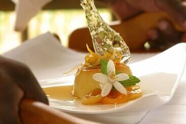 هتل Woodall Country House And Spa