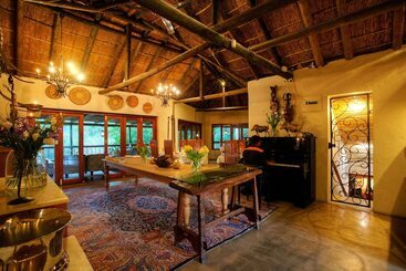 هتل Woodall Country House And Spa