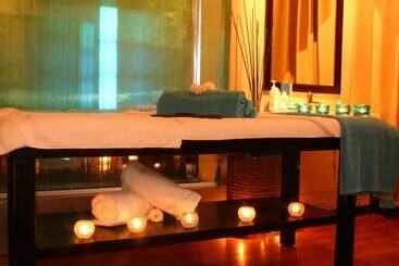 هتل Woodall Country House And Spa