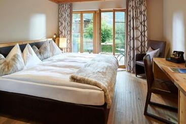 هتل Aspen Alpine Lifestyle
