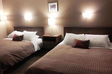 هتل Canterbury Inn