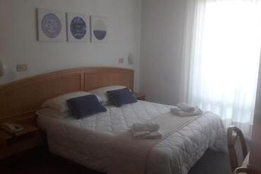 هتل Capri