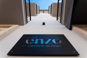 هتل Enzo