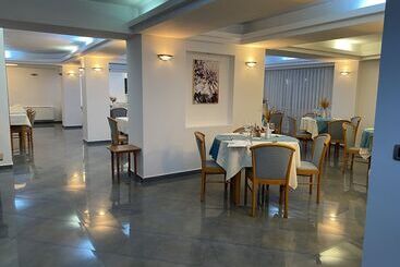 Excelsior By Timhotels
