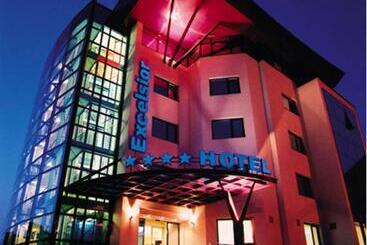 Excelsior By Timhotels