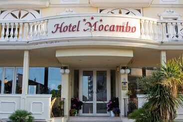 هتل Mocambo Piscina E Spiaggia