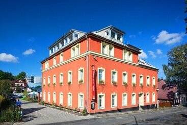 هتل Pytloun Wellness Travel