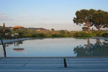 هتل Agriturismo Corte Benedetto