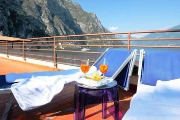 هتل Sole Limone