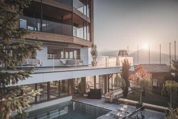 Kronplatz Resort Berghotel Zirm - Valdaora