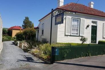 Alice's Cottages