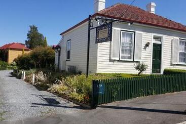 Alice's Cottages