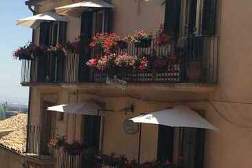 تختخواب و صبحانه Casa Tipica Siciliana Patronale Home Bedandbreakfast Tremetrisoprailcielo Camere Con Vista, Colazion