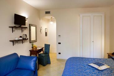 هتل Albergo L Antico Convitto