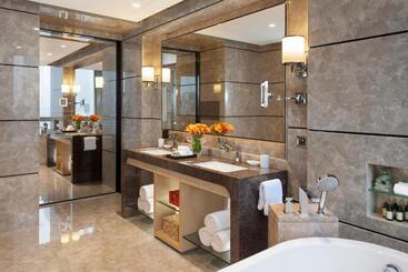 Four Seasons Hotel Shenzhen