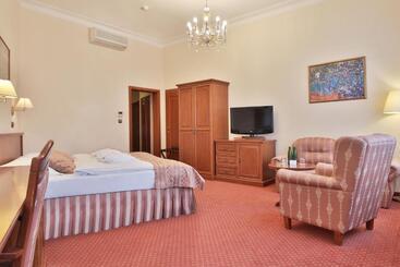 هتل Olympia Wellness