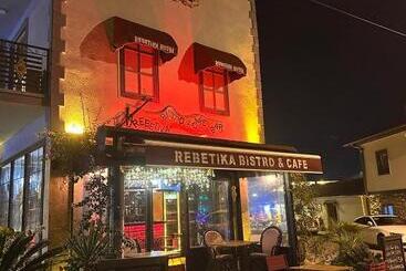 Rebetika Hotel & Bistro