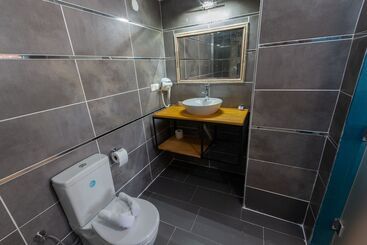 Rebetika Hotel & Bistro