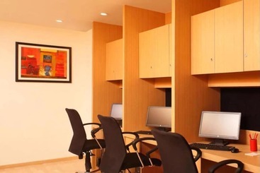 Red Fox By Lemon Tree Hotels, Delhi Airport