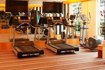 Red Fox By Lemon Tree Hotels, Delhi Airport
