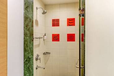 Red Fox By Lemon Tree Hotels, Delhi Airport
