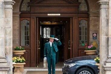 The Victoria Hotel & Source Spa
