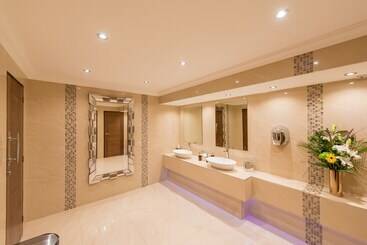 The Victoria Hotel & Source Spa