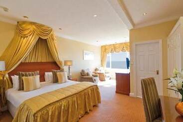 The Victoria Hotel & Source Spa