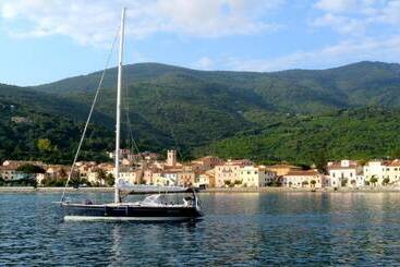 هتل Yacht Club