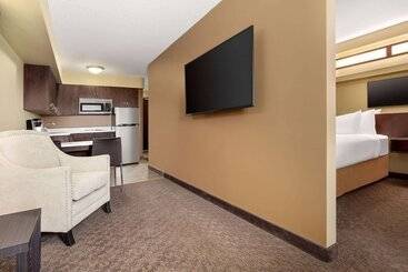 Microtel Inn And Suites By Wyndham Weyburn