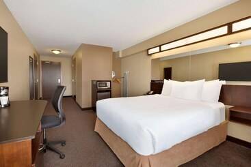 Microtel Inn And Suites By Wyndham Weyburn