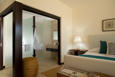 استراحتگاه Puerto Bahia Villas