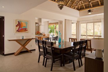استراحتگاه Puerto Bahia Villas