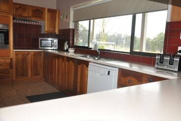 استراحتگاه Woolshed Hill Estate