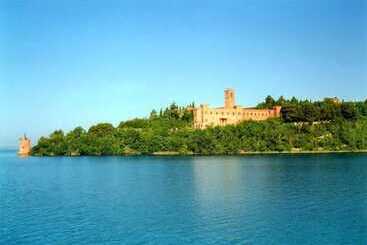 هتل Camping Village Punta Navaccia