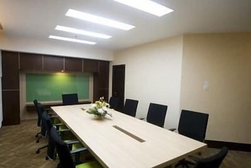 هتل Emerald Garden International