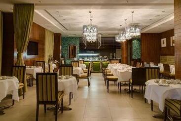 Protea Hotel By Marriott Benin City Select Emotan