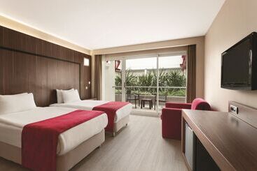 هتل Ramada Encore By Wyndham Izmir