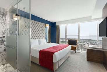 هتل Ramada Encore By Wyndham Izmir