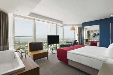 هتل Ramada Encore By Wyndham Izmir